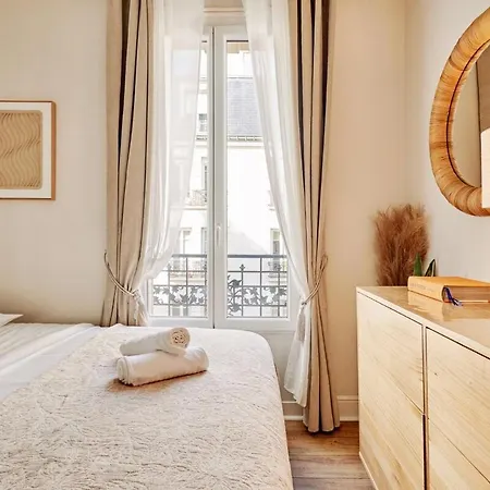 Modern Flat In Lägenhet Levallois-Perret