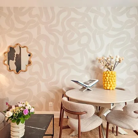 Modern Flat In Lägenhet Levallois-Perret