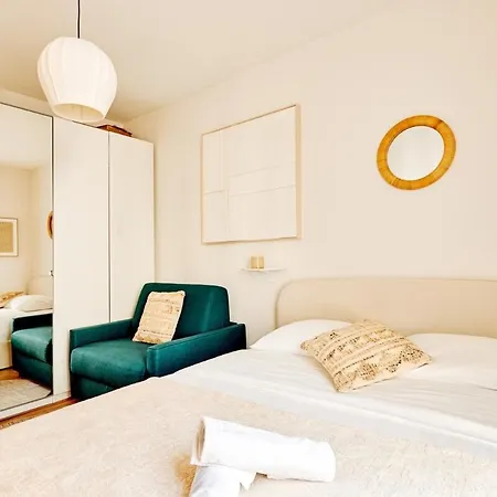 Modern Flat In * Levallois-Perret