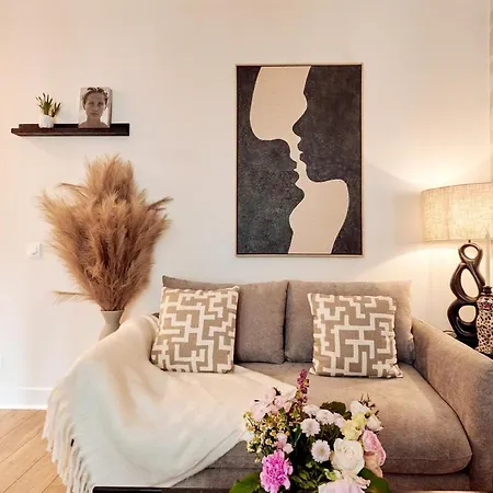 Modern Flat In *